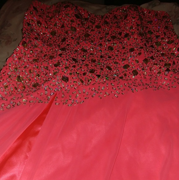 Plus size Prom Dress - Picture 2 of 9